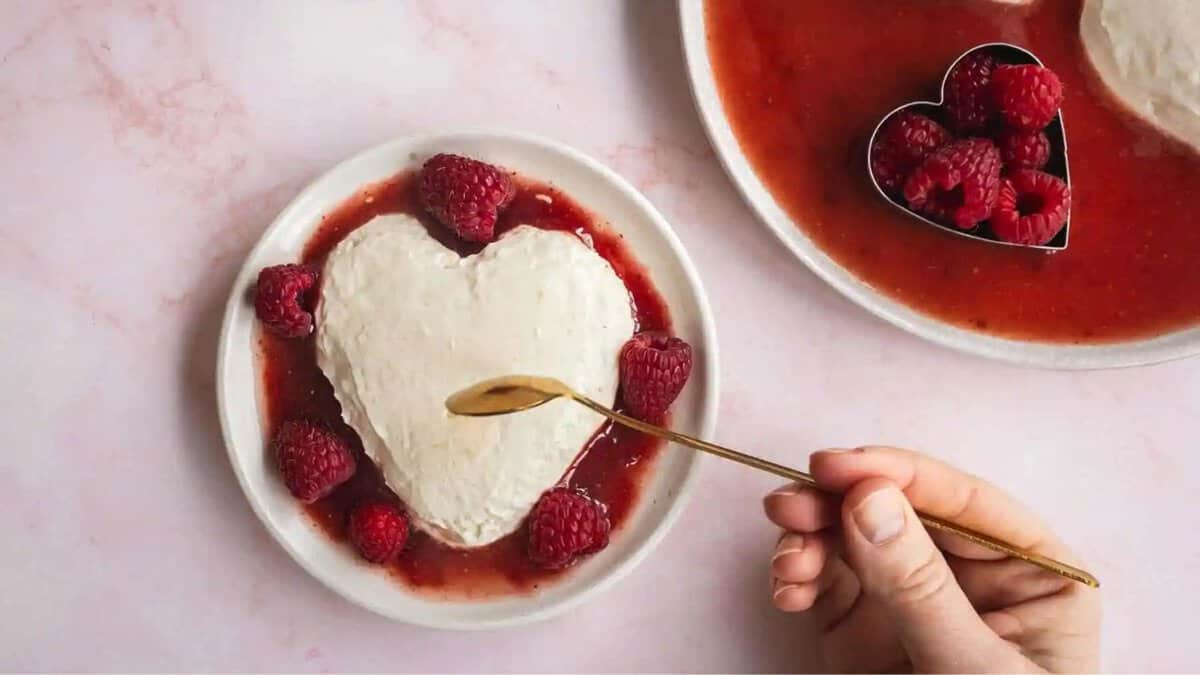 Raspberry Coeur à la Crème.