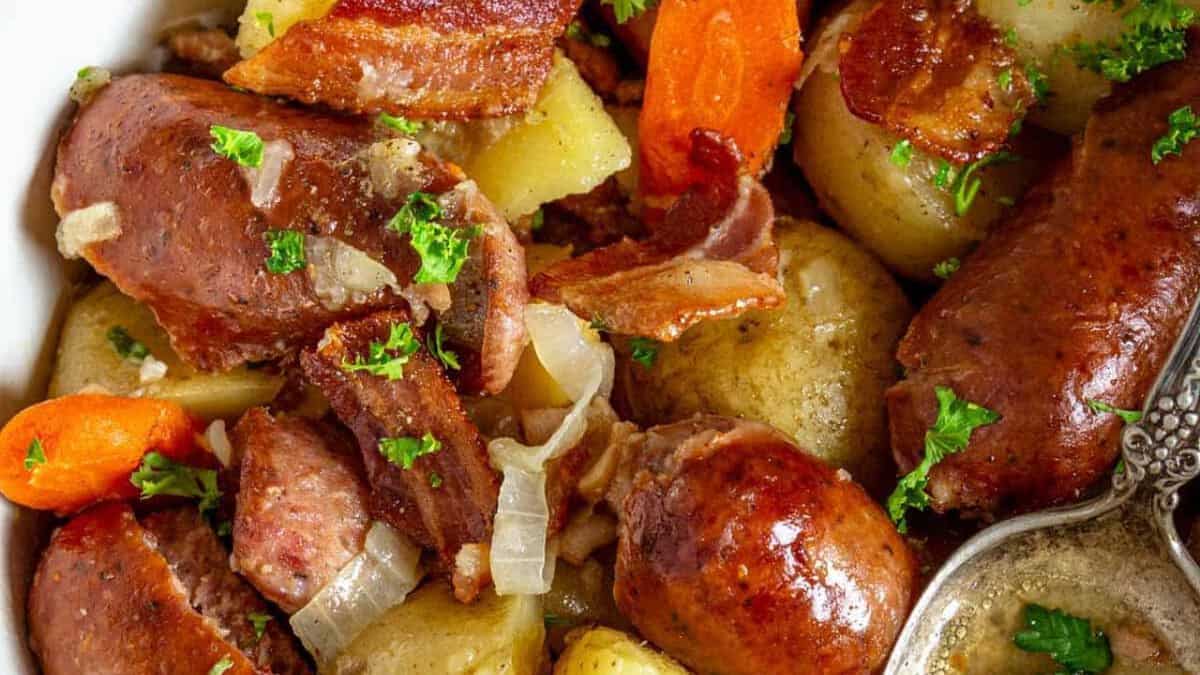 Sausage Stew with Potatoes (Dublin Coddle).