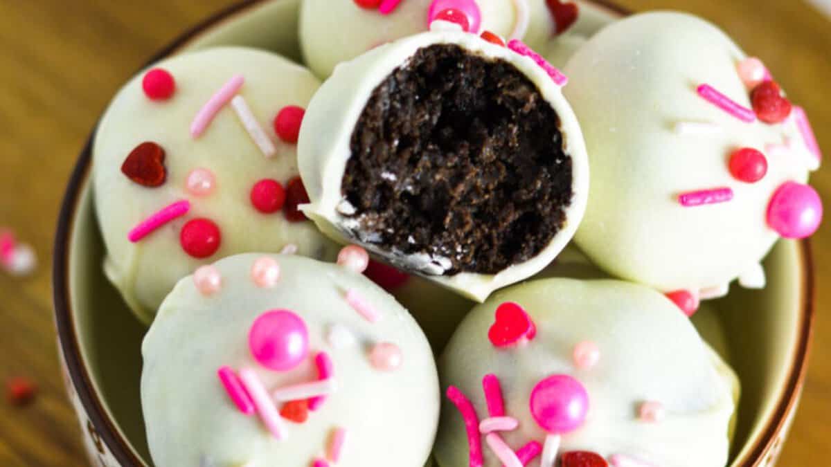 Valentine's Day Oreo Truffles.