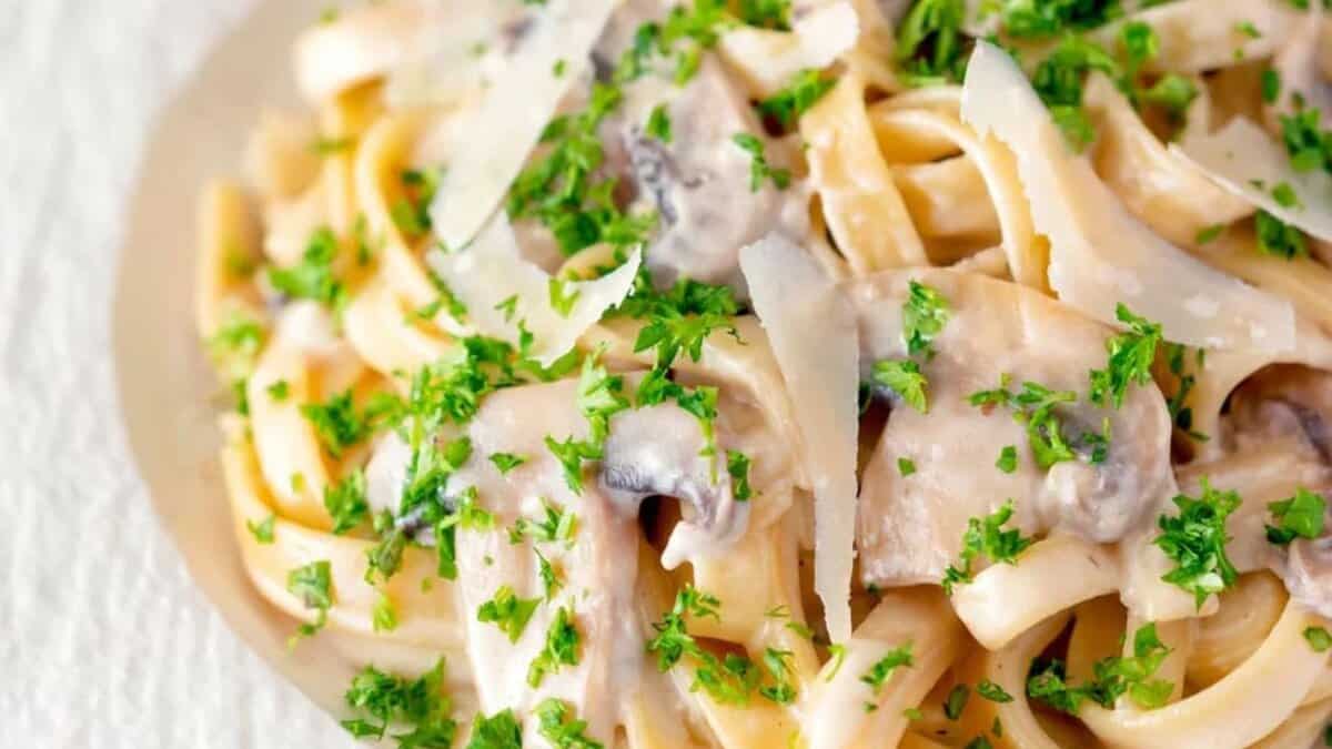 Creamy Mushroom Pasta in 10 Minutes.