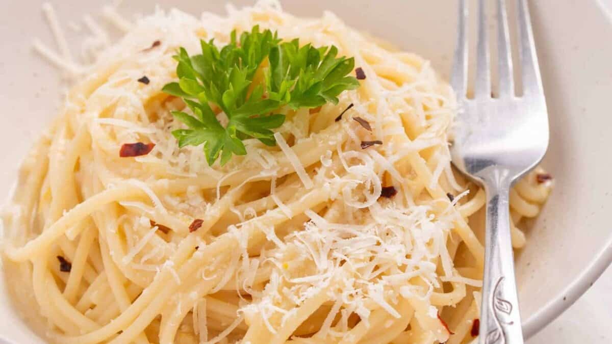 Lemon Butter Pasta (Pasta al Limone).