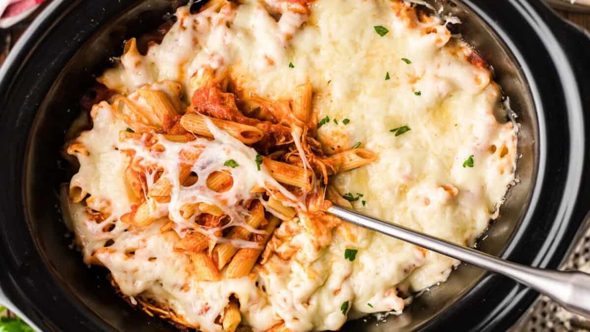 Slow Cooker Chicken Parmesan Pasta.