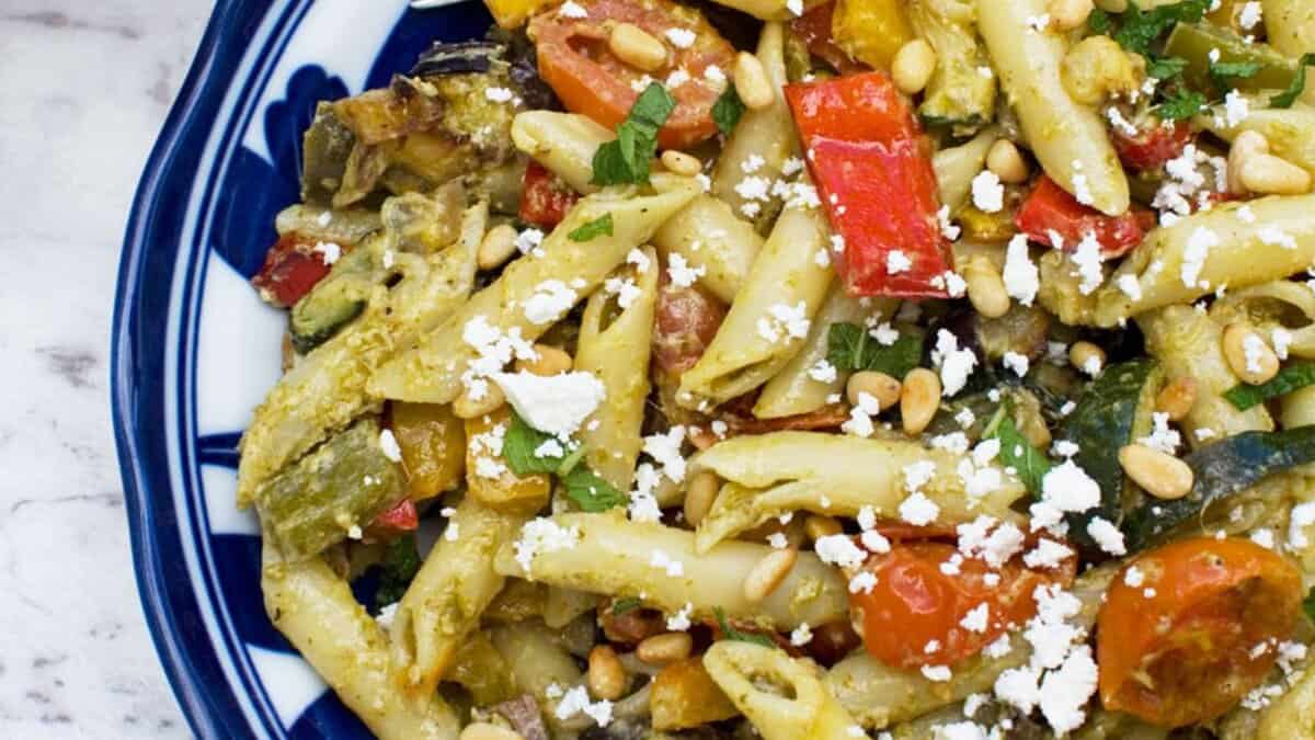 Penne Pesto Pasta With Vegetables.