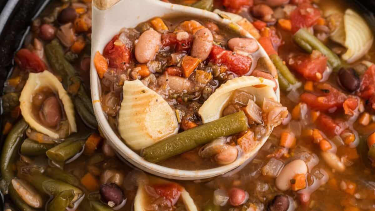 Slow Cooker 15 Bean Minestrone Soup {Vegetarian}.
