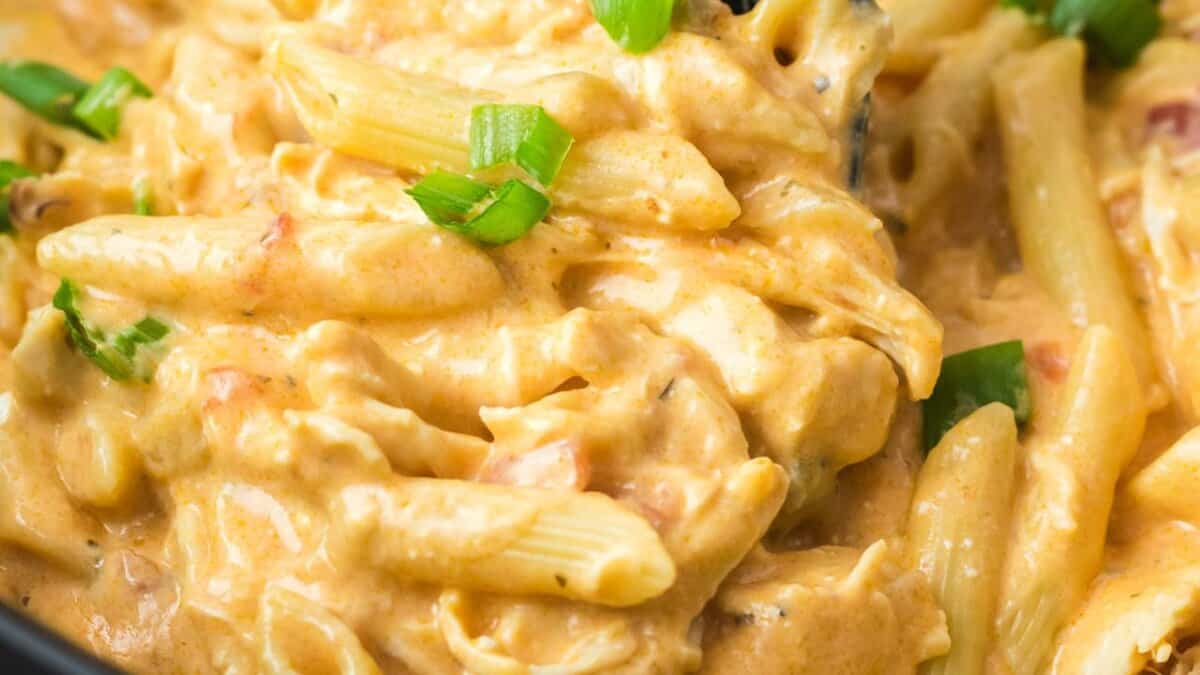Slow Cooker Buffalo Chicken Pasta.