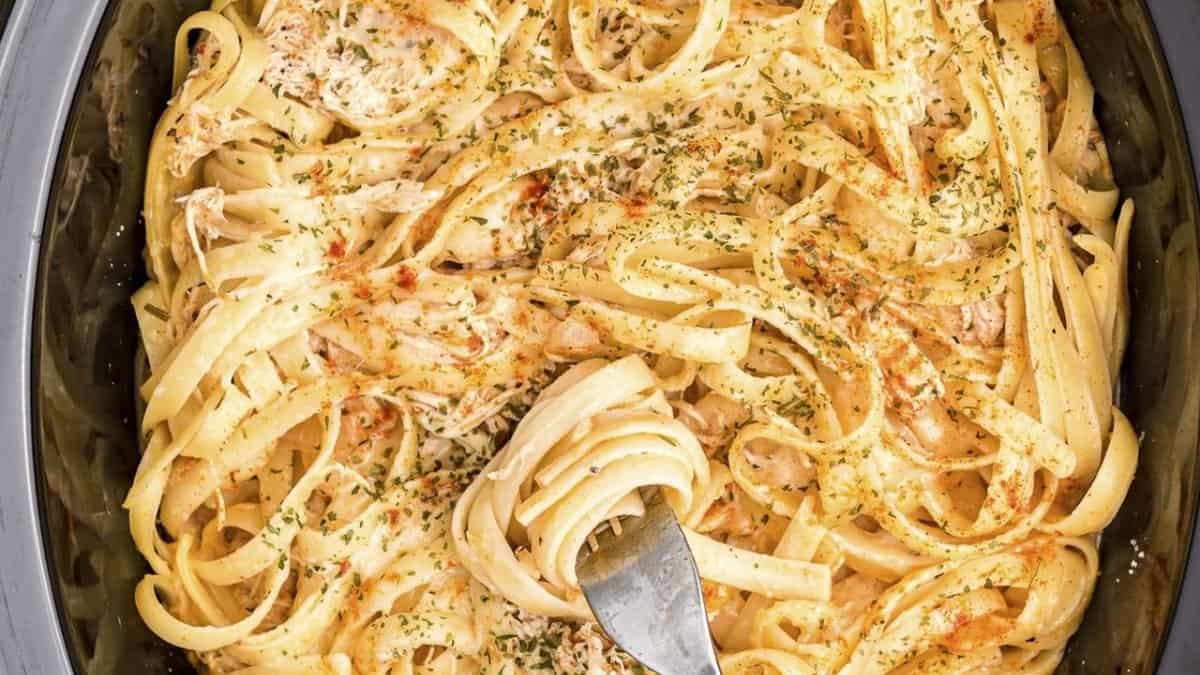 Slow Cooker Cajun Chicken Fettuccine Alfredo.
