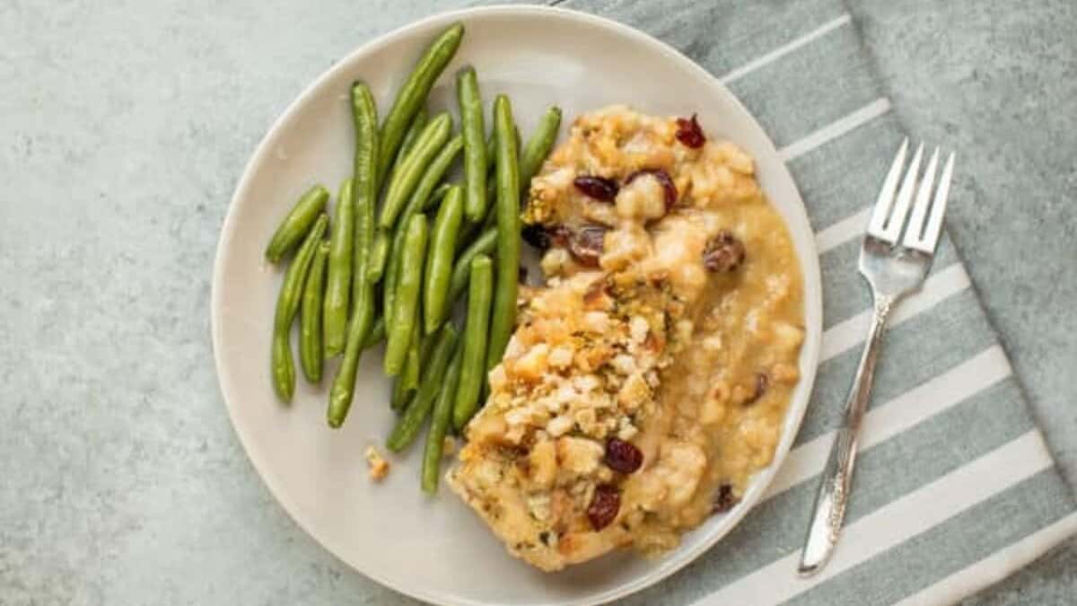 Slow Cooker Chicken, Stuffing and Gravy.