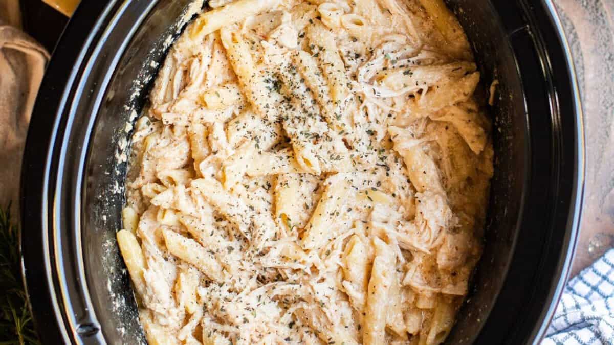 Slow Cooker Olive Garden Chicken Pasta.