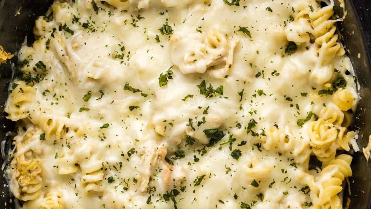 Slow Cooker Pesto Mozzarella Chicken Pasta.