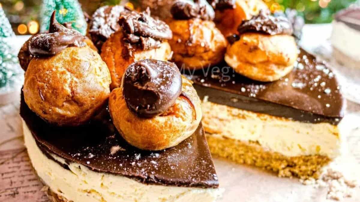 Profiterole Cheesecake.