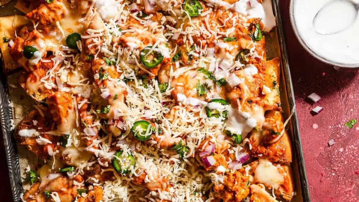 Butter Chicken Naan-chos.