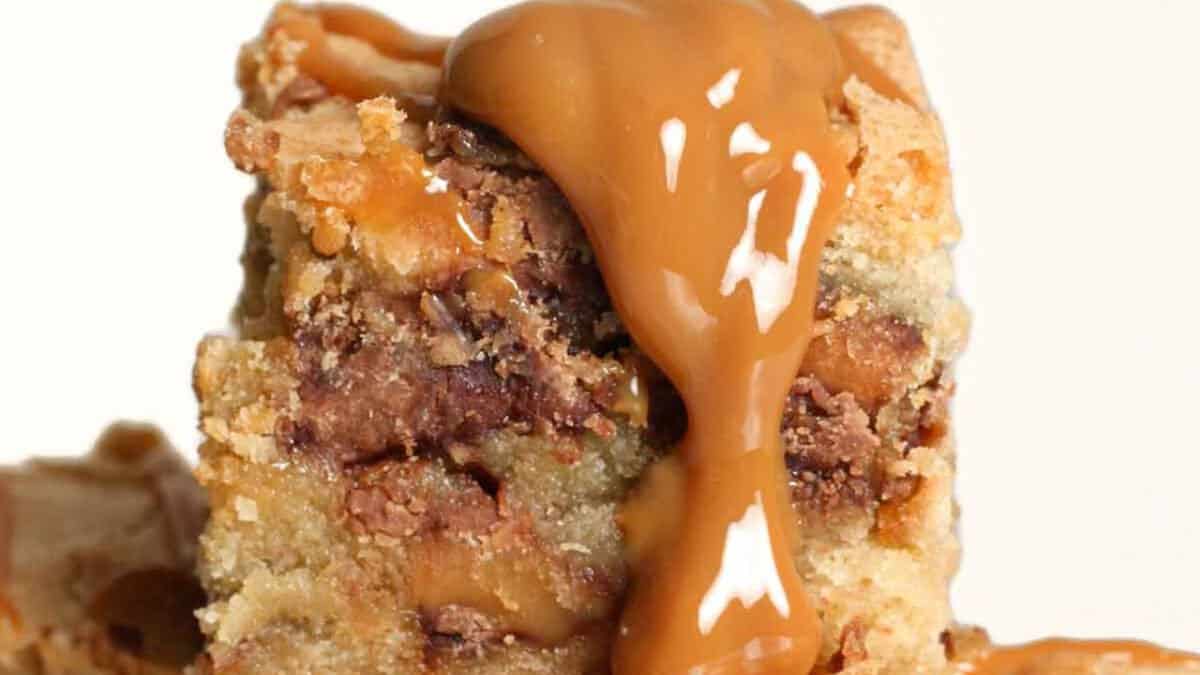 Easy Twix Blondies.