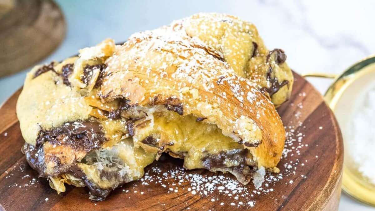 TikTok Cookie Croissant.
