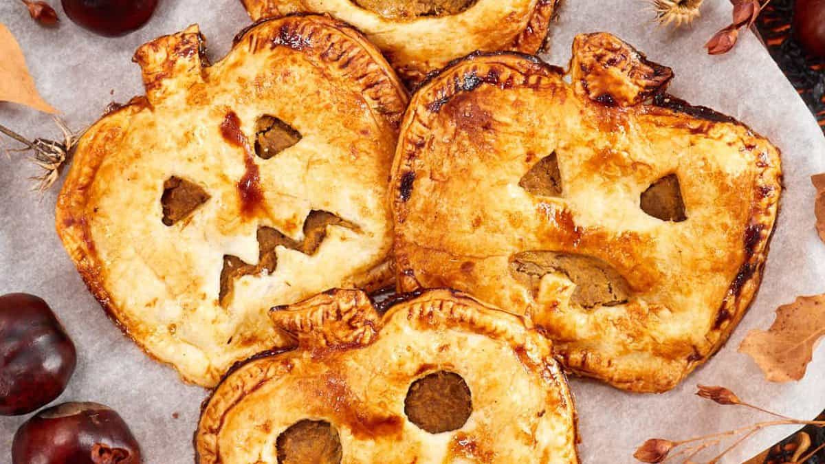 Halloween Pumpkin Hand Pies.