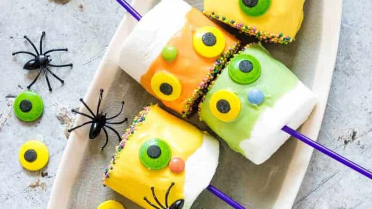 Monster Halloween Marshmallow Pops.