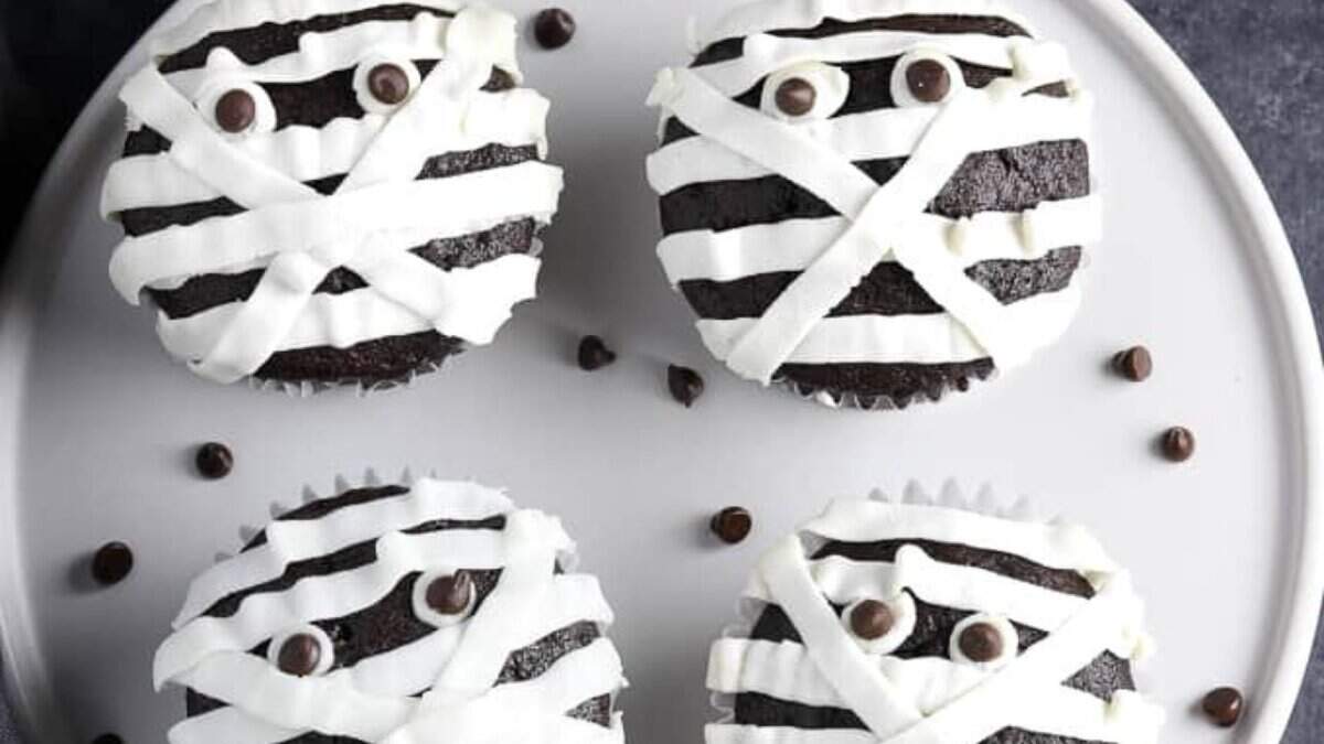 Mummy Cupcakes.