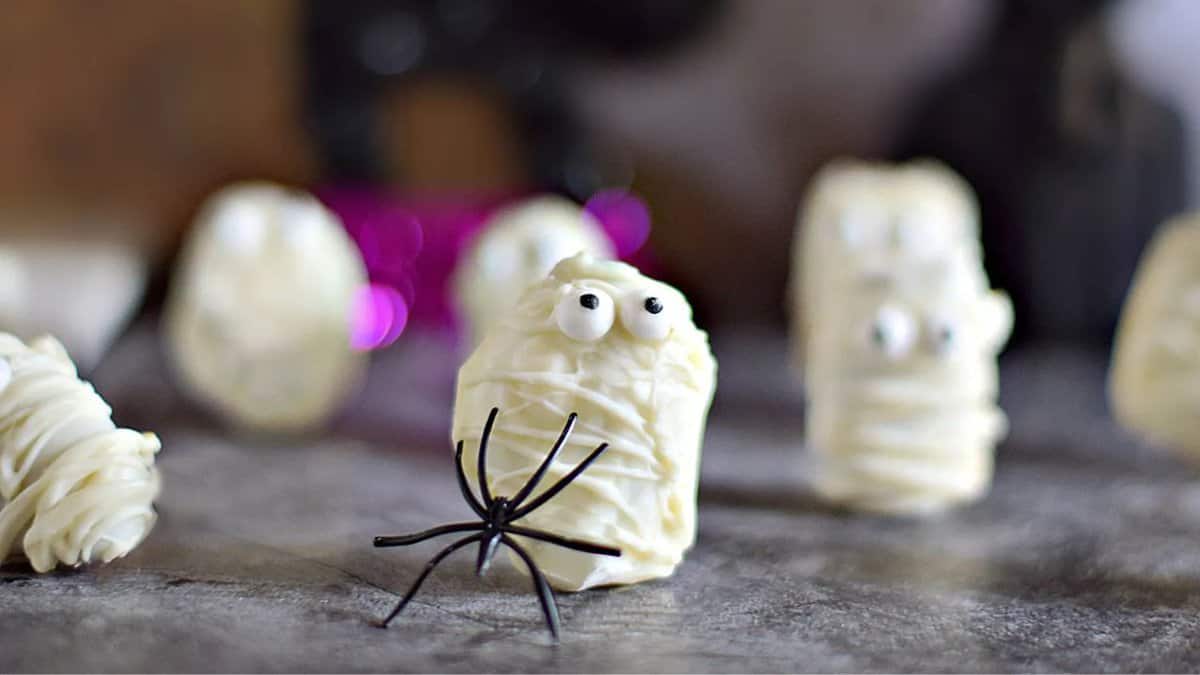 White Chocolate Mummy Dates Stuffed with Peanut Butter.