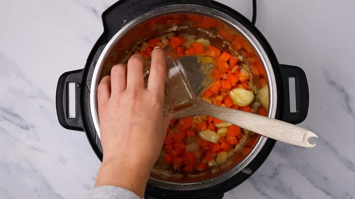 adding wine to instant pot